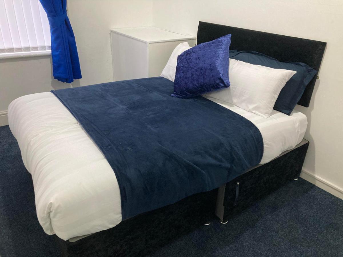 Agapi Apartment - Sea View Sleeps Ten แบล็คพูล ภายนอก รูปภาพ