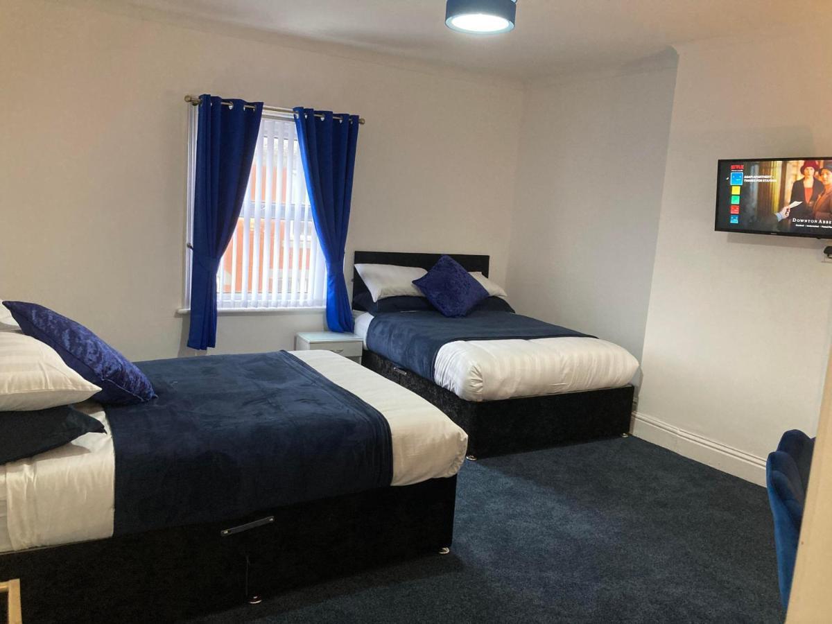 Agapi Apartment - Sea View Sleeps Ten แบล็คพูล ภายนอก รูปภาพ