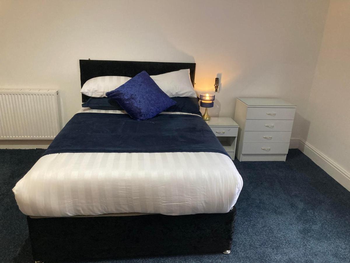 Agapi Apartment - Sea View Sleeps Ten แบล็คพูล ภายนอก รูปภาพ